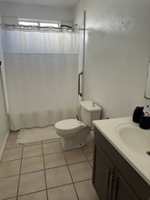 7643 Oak Chase in San Antonio, TX - Building Photo - Building Photo