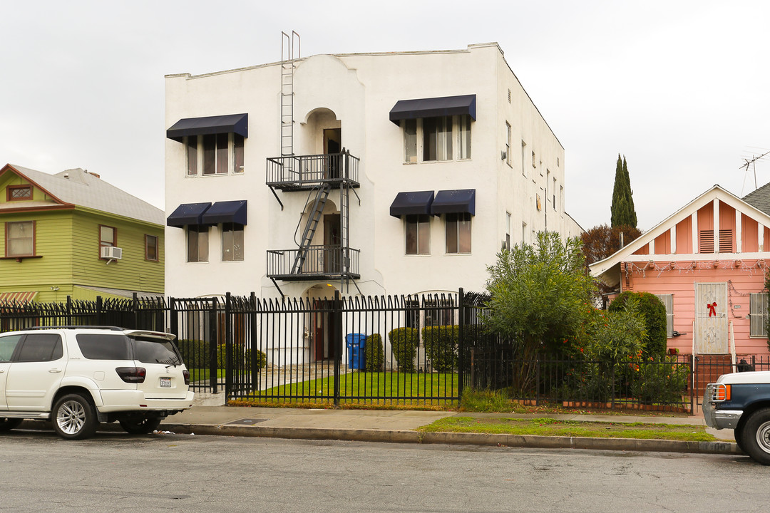 3026 Halldale Ave in Los Angeles, CA - Building Photo