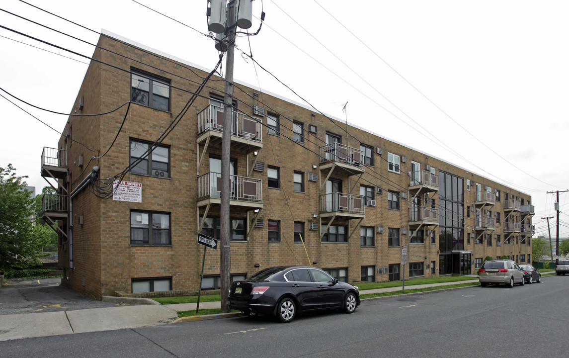 50 W Harriet Ave Apartments/ J & M Builders in Palisades Park, NJ - Building Photo