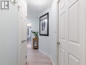 24 Wellesley St W in Toronto, ON - Building Photo - Building Photo