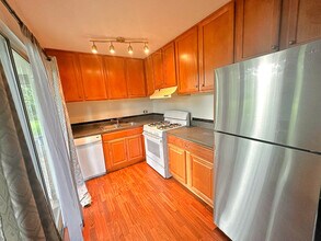 8 Gant Cir in Streamwood, IL - Building Photo - Building Photo