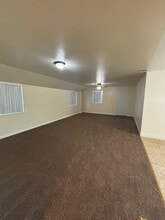 136 W 84th St in Los Angeles, CA - Building Photo - Building Photo