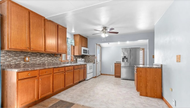 property at 900 E 7th Ave