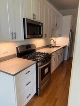 19 Harvard Ave, Unit 2 in Brookline, MA - Foto de edificio - Building Photo