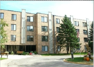 Park Manor Estates in Detroit Lakes, MN - Foto de edificio - Building Photo
