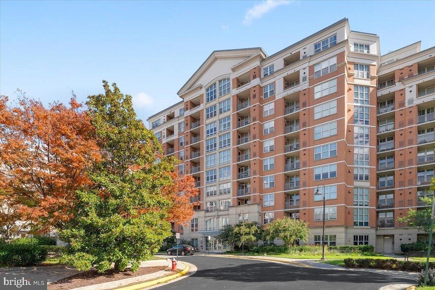 11760 Sunrise Valley Dr, Unit 909 in Reston, VA - Building Photo
