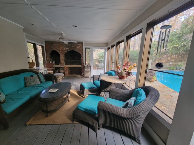 2592 Stoney Brook Ln NE in Marietta, GA - Building Photo - Building Photo