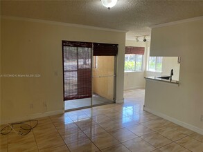 356 SW 83rd Way, Unit 104 in Pembroke Pines, FL - Building Photo - Building Photo