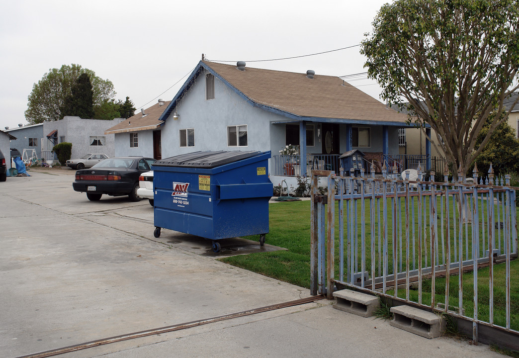 10907 Freeman Ave in Inglewood, CA - Building Photo