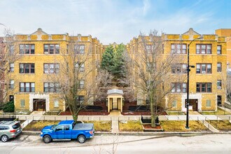 1331-41 W. Addison in Chicago, IL - Foto de edificio - Building Photo