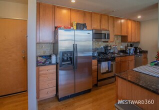 811 W Eastwood Ave in Chicago, IL - Building Photo - Building Photo