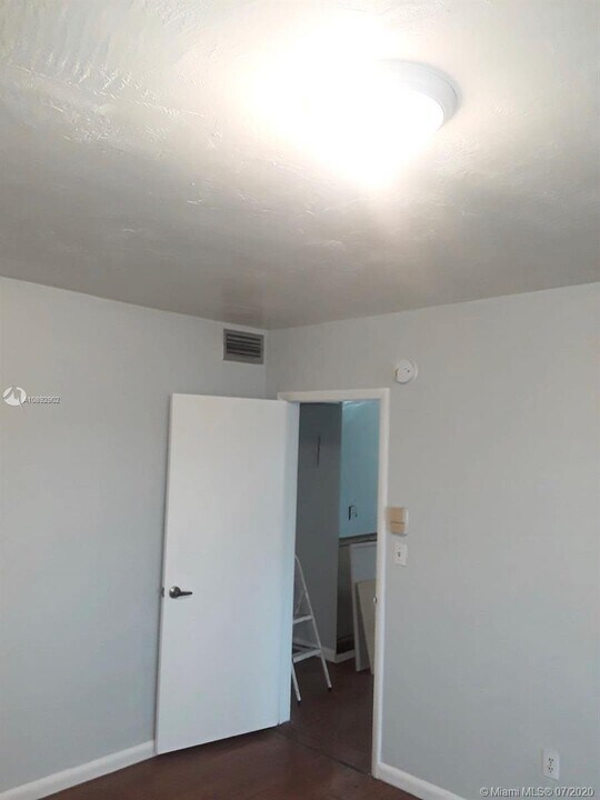 18900 NE 3rd Ct-Unit -530 in Miami, FL - Foto de edificio