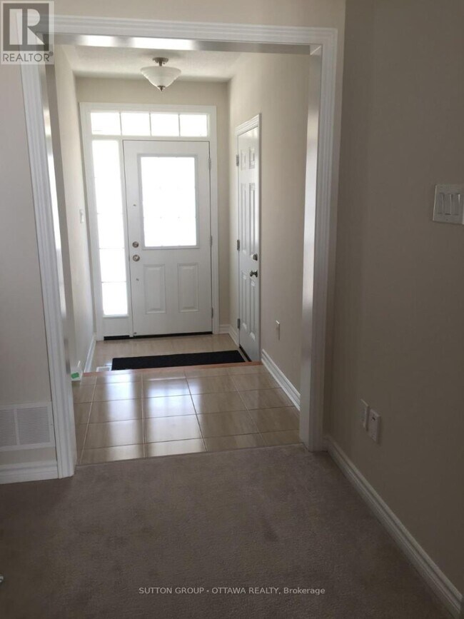 707 Logperch Cir in Ottawa, ON - Building Photo - Building Photo