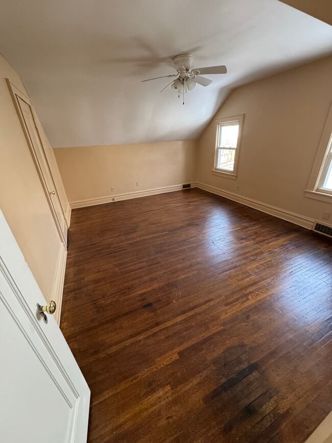 110 1/2 Main St in Beckley, WV - Foto de edificio - Building Photo