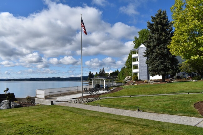 Silverdale Shores in Silverdale, WA - Building Photo - Building Photo