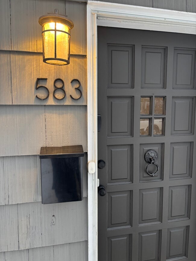 583 Cromwell Ave in St. Paul, MN - Foto de edificio - Building Photo