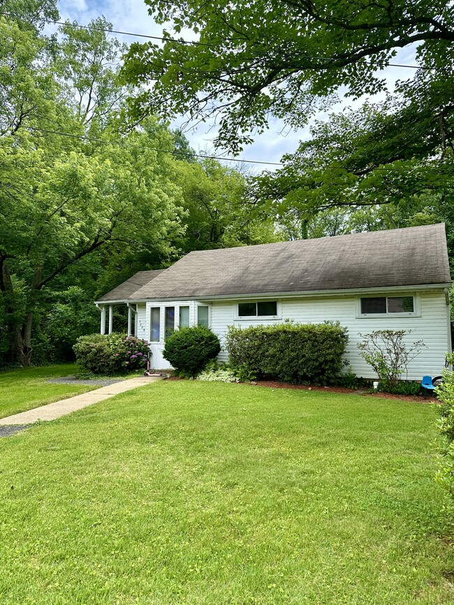 7229 Pimmit Ct in Falls Church, VA - Building Photo - Building Photo