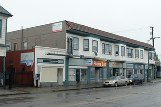 1060 E 12th St in Oakland, CA - Building Photo - Building Photo