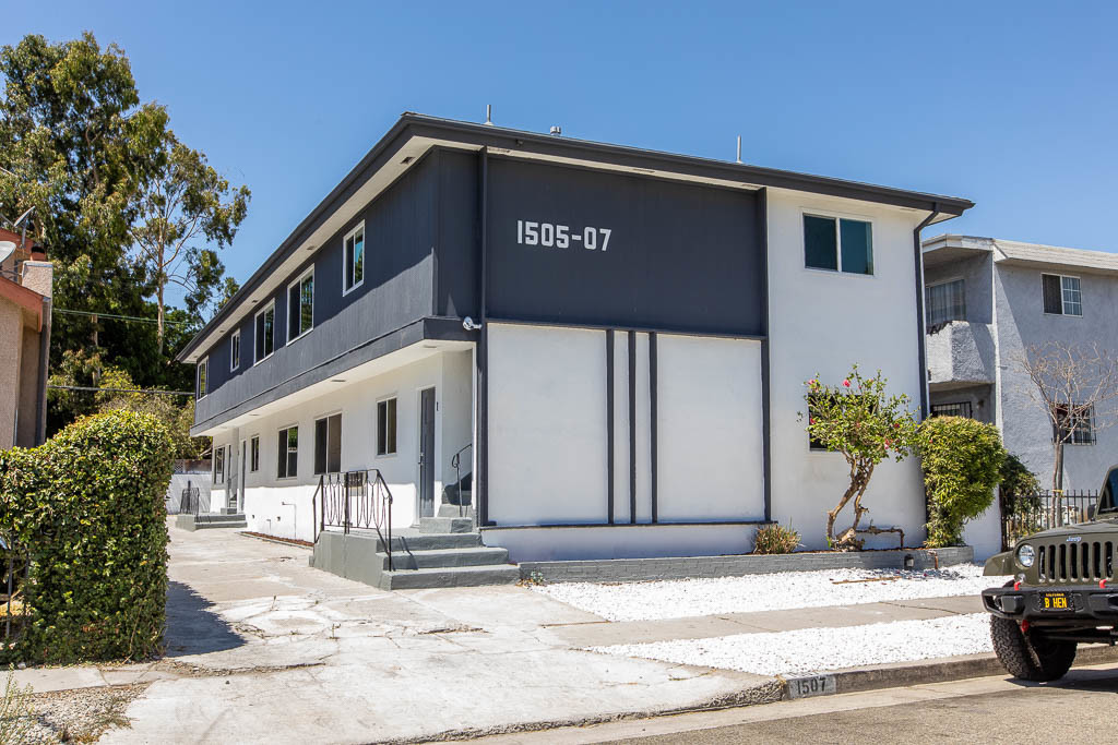 1505 S Cochran Ave in Los Angeles, CA - Building Photo