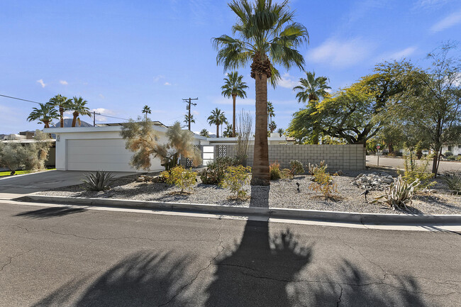 45876 Abronia Trail in Palm Desert, CA - Foto de edificio - Building Photo