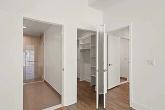 5308 Sepulveda Blvd in Los Angeles, CA - Foto de edificio - Building Photo