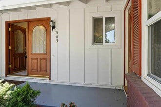 563 Hubbard Ave in Santa Clara, CA - Foto de edificio - Building Photo