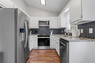 13 Huntcliff Dr in Cartersville, GA - Building Photo - Building Photo