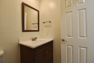 15128 Burbank Blvd, Unit 28-108 in Los Angeles, CA - Building Photo - Building Photo