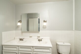 Fountainview East Apartments in Amherst, NY - Foto de edificio - Building Photo