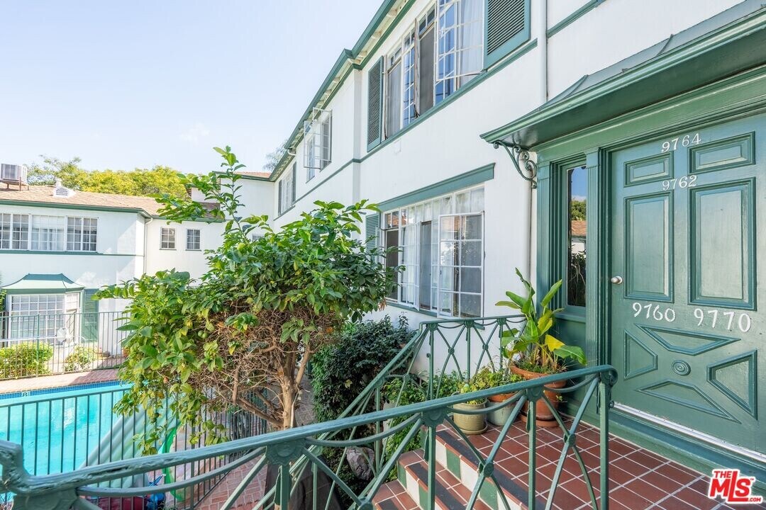 9770 W Olympic Blvd in Beverly Hills, CA - Building Photo