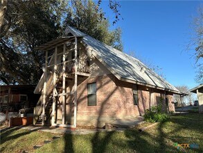 882 Buerger Ln in Seguin, TX - Building Photo - Building Photo