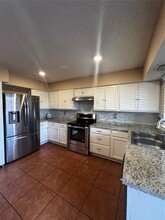 11808 Leisure Dr in Dallas, TX - Foto de edificio - Building Photo