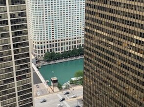222 N Columbus Dr, Unit 35th Floor in Chicago, IL - Foto de edificio - Building Photo