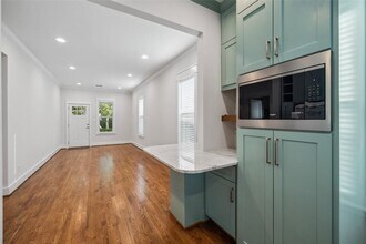 623 E 12th 1/2 St in Houston, TX - Building Photo - Building Photo