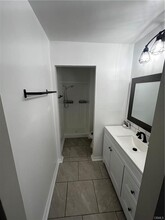 18197 Sundowner Way, Unit 812 in Santa Clarita, CA - Building Photo - Building Photo