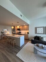 30 NW 31st St, Unit A1 in Miami, FL - Building Photo