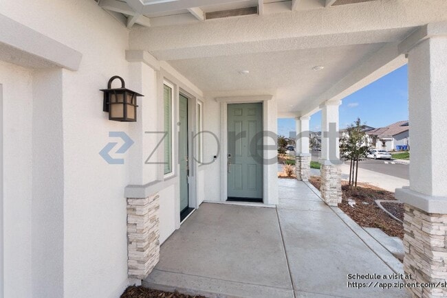 8088 Monterey Pebble Wy in Elk Grove, CA - Building Photo - Building Photo