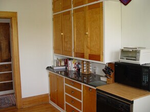 4702 Lyndale Ave S, Unit Arts & Crafts Duplex in Minneapolis, MN - Building Photo - Building Photo