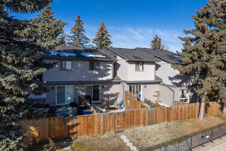 Hunter Estates in Calgary, AB - Building Photo - Building Photo