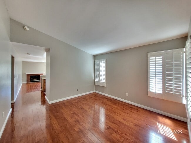 7614 Isley Ave in Las Vegas, NV - Building Photo - Building Photo