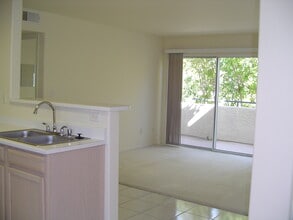 5244 Mandalay Springs Dr, Unit Mandalay Springs Unit in Las Vegas, NV - Foto de edificio - Building Photo