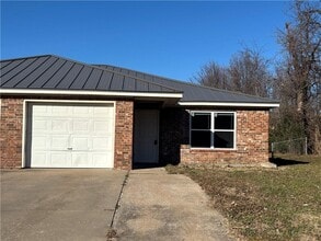 2101 W Roselawn St in Rogers, AR - Building Photo - Building Photo