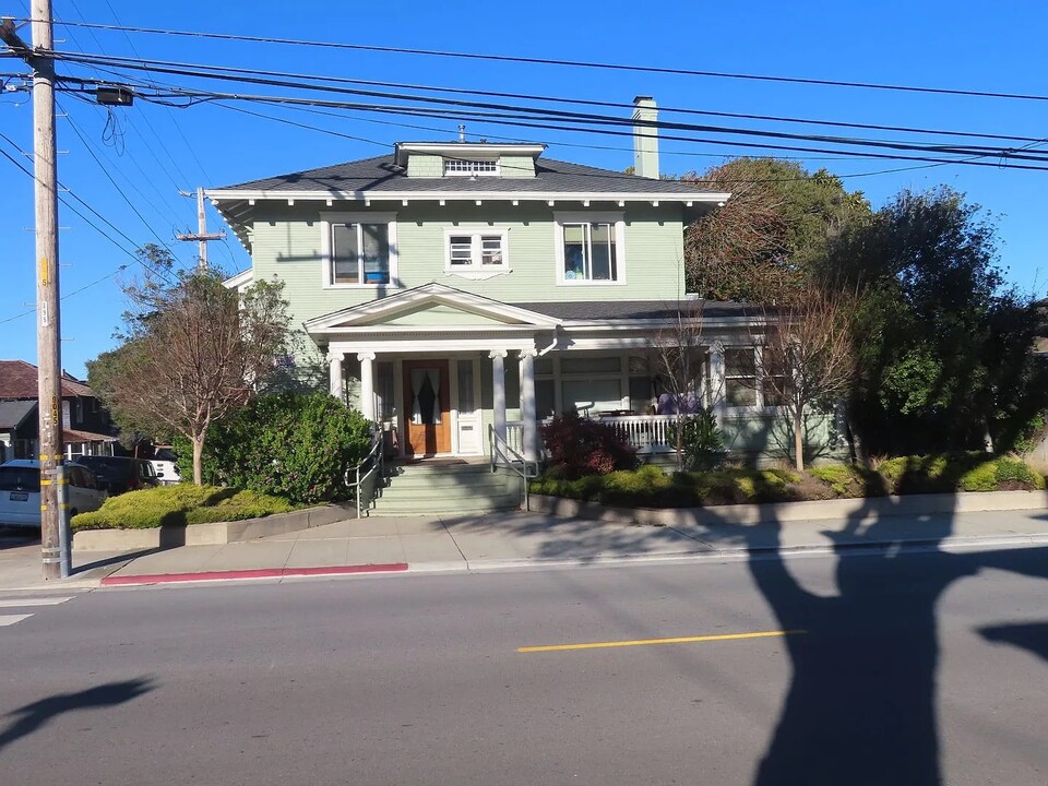 410 Central Ave in Pacific Grove, CA - Building Photo