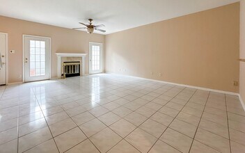 6000 Reims Rd in Houston, TX - Building Photo - Building Photo