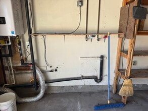 604 E Creston St in Santa Maria, CA - Building Photo - Building Photo