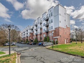2338 Yadkin Ave, Unit 503 in Charlotte, NC - Building Photo