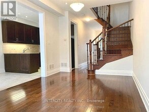 156 Golden Forest Rd in Vaughan, ON - Building Photo - Building Photo