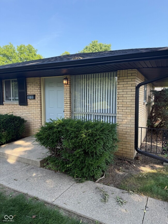 property at 2 E Main St