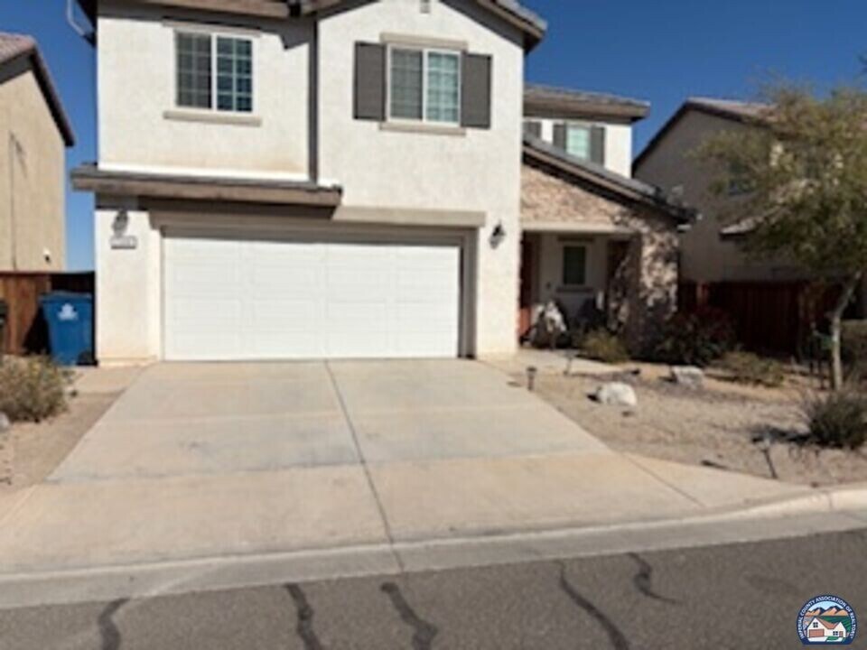 2306 Alejandro Ave in Imperial, CA - Building Photo