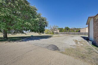 8002 Cambridge Cir in White Settlement, TX - Building Photo - Building Photo